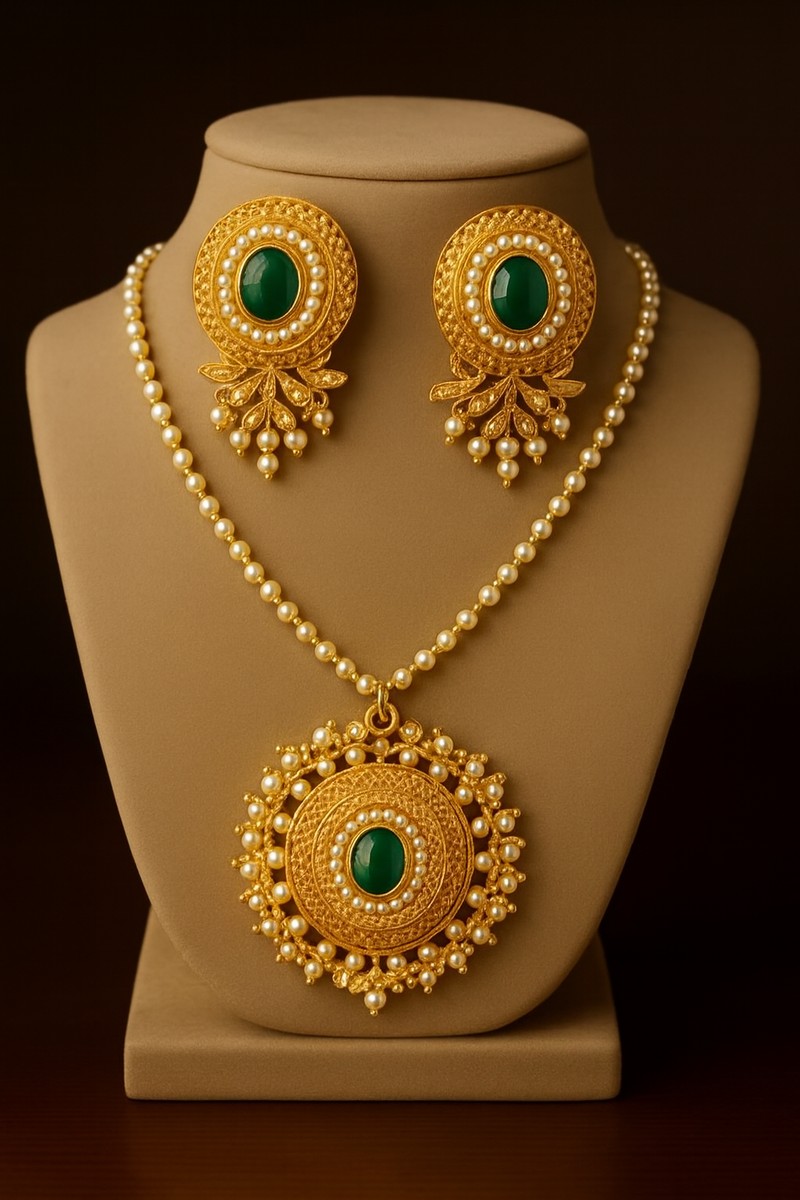 Emerald Radiance Medallion Set