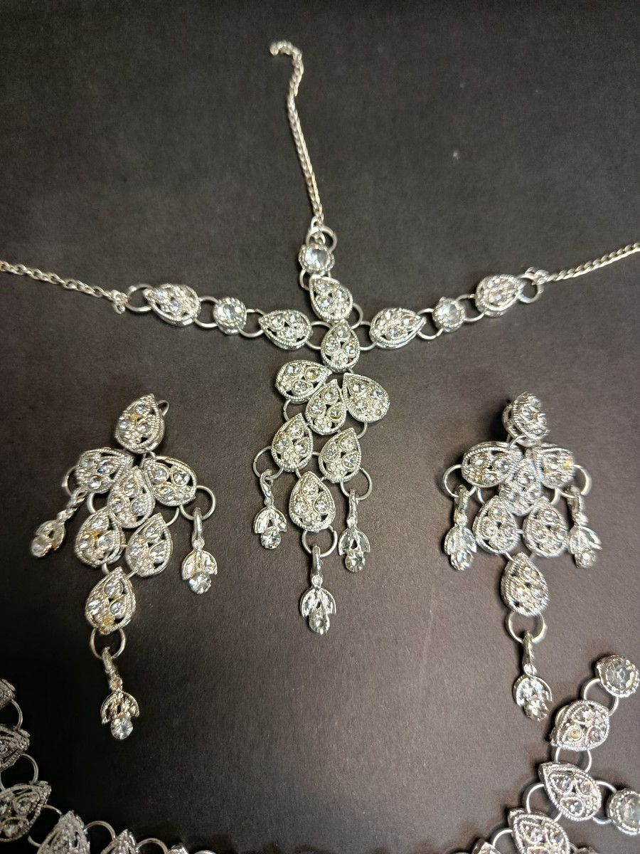 “Crystal Radiance Bridal Set”